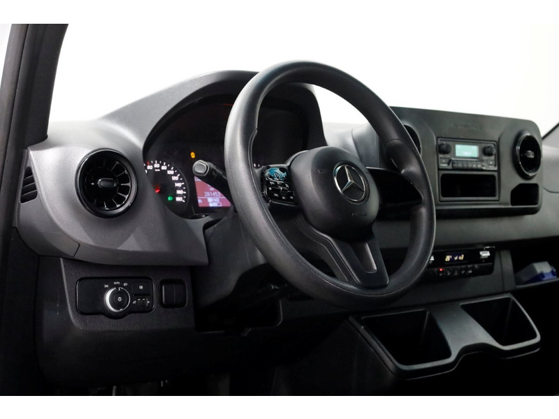 49530489-mercedes-benz-sprinter-14
