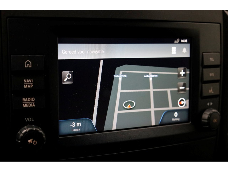 49538815-mercedes-benz-vito-14