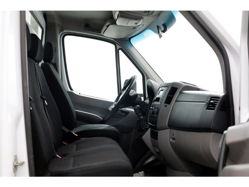 49539661-mercedes-benz-sprinter-3