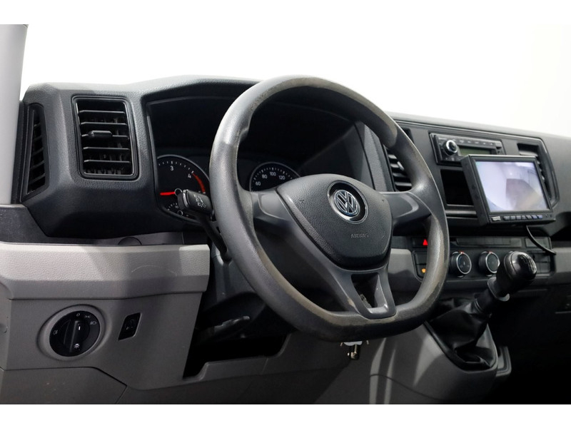 49567626-volkswagen-crafter-12