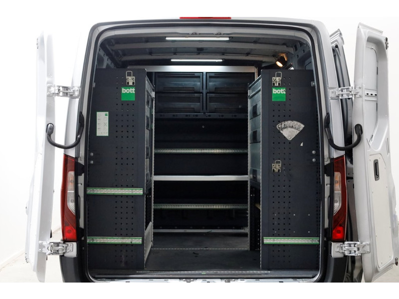 49573381-mercedes-benz-sprinter-3