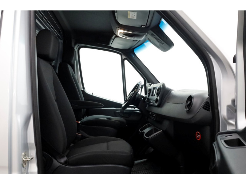 49573381-mercedes-benz-sprinter-5