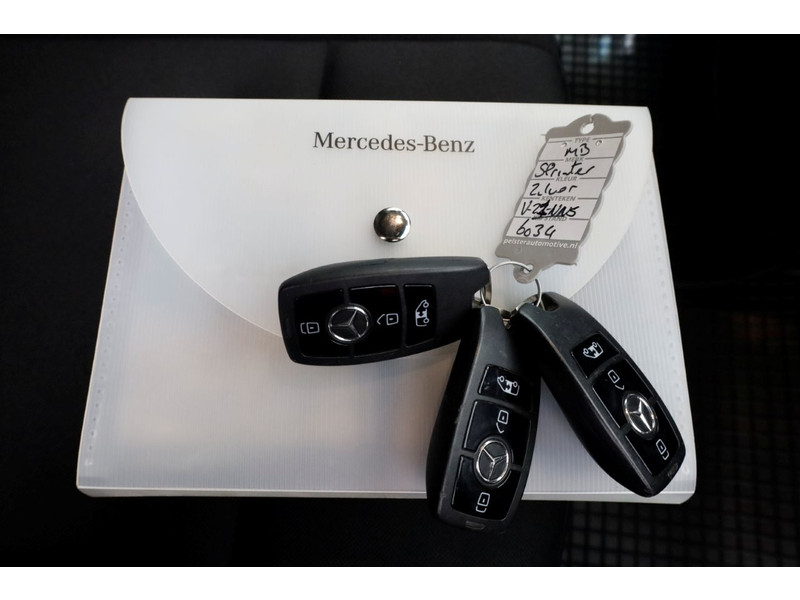 49573381-mercedes-benz-sprinter-6