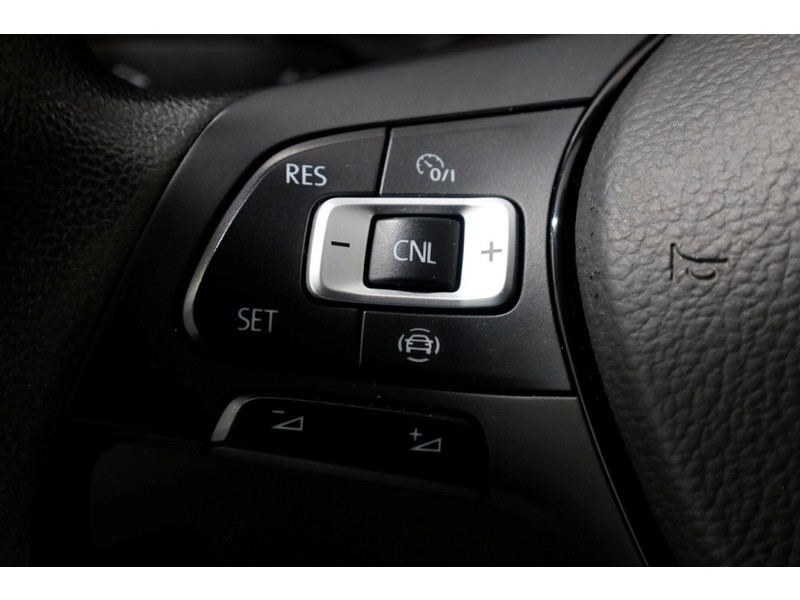 49595366-volkswagen-crafter-16