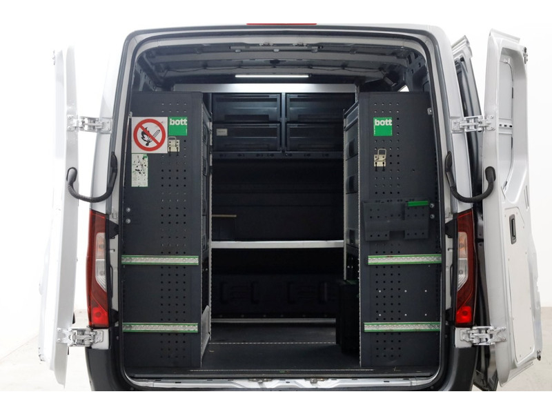 49600659-mercedes-benz-sprinter-3