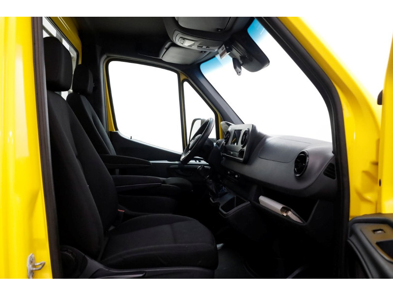 49603418-mercedes-benz-sprinter-3