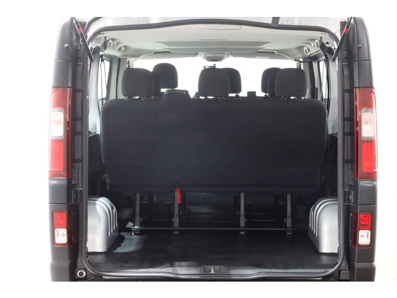 49649271-opel-vivaro-6