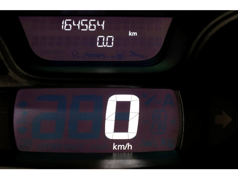 49649287-opel-vivaro-17