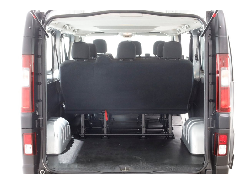 49706915-opel-vivaro-5