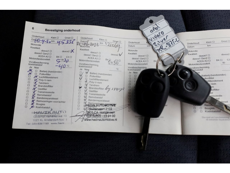 49706915-opel-vivaro-9