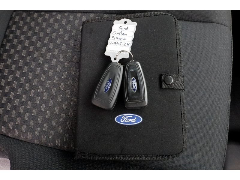 49754640-ford-transit-custom-6