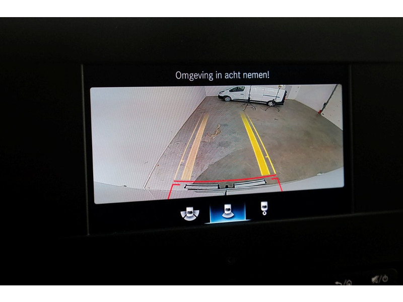 49758769-mercedes-benz-sprinter-14