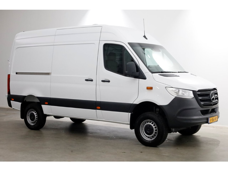49759073-mercedes-benz-sprinter-10