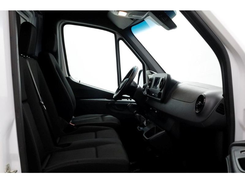 49793645-mercedes-benz-sprinter-3