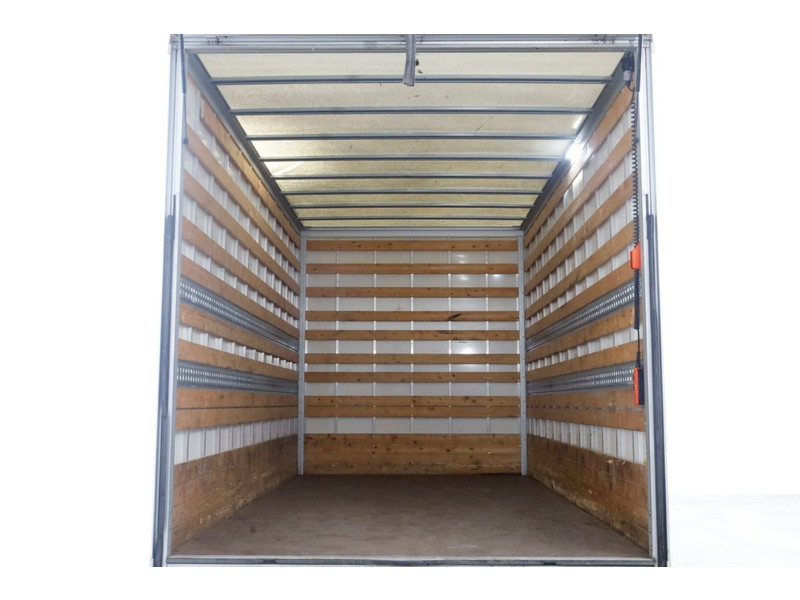 49884893-mercedes-benz-sprinter-6