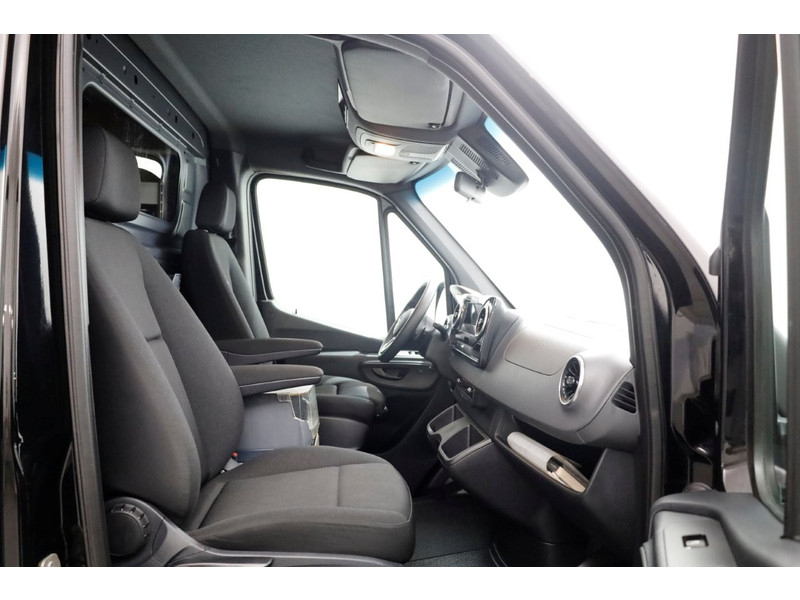 49949863-mercedes-benz-sprinter-3