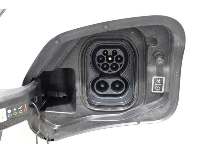 49962153-opel-vivaro-e-19