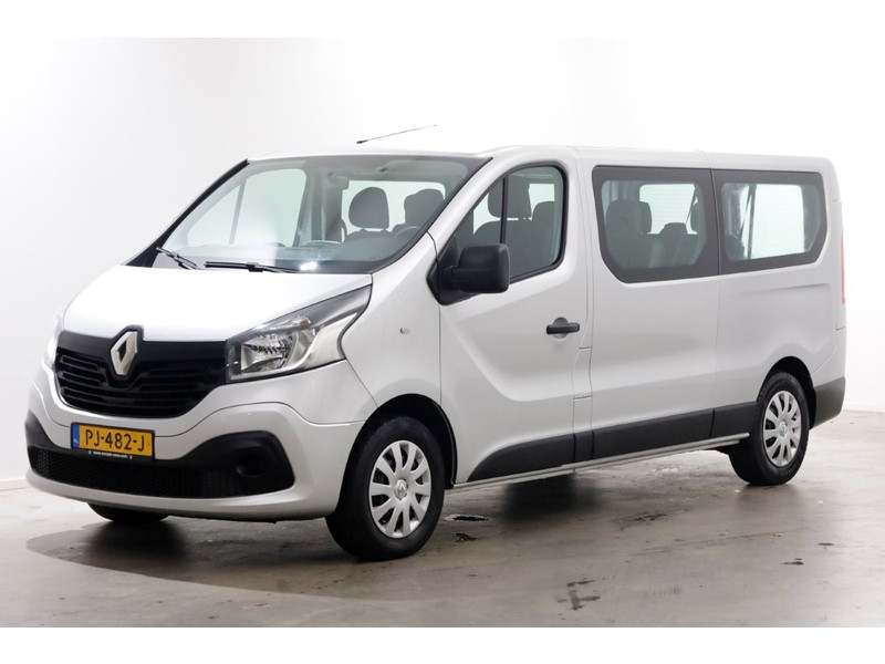 49964319-renault-trafic-11