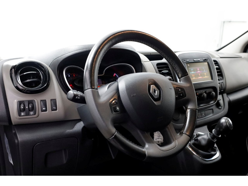 49964551-renault-trafic-15