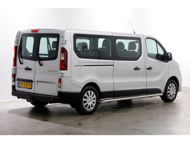 49964551-renault-trafic-2