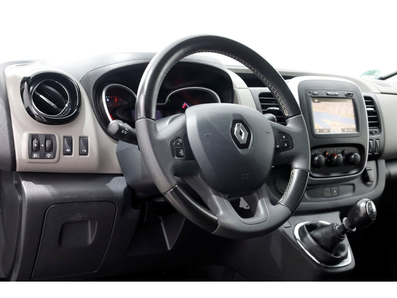 49993827-renault-trafic-15