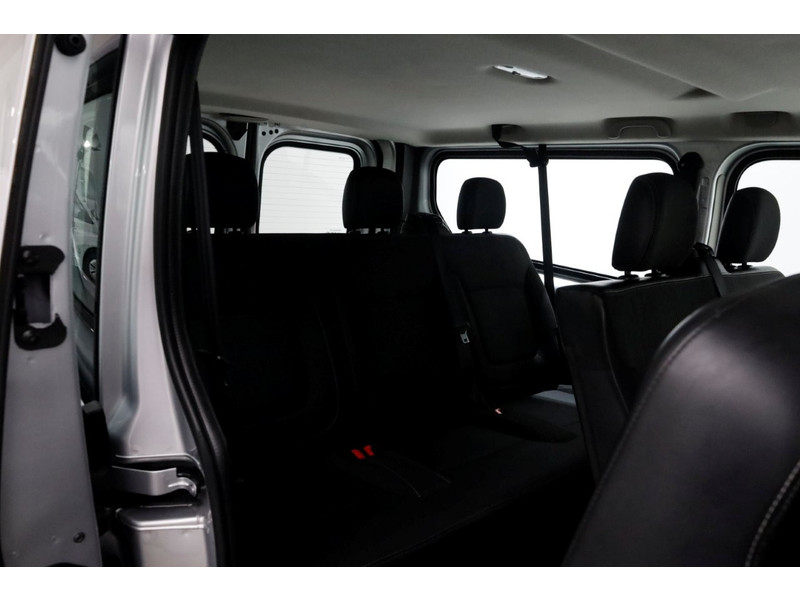 49993827-renault-trafic-6