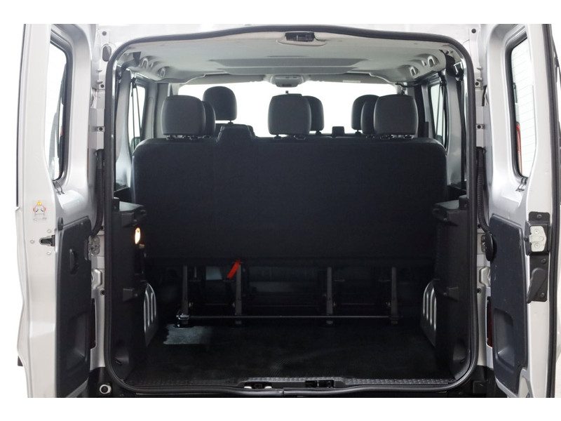 49993827-renault-trafic-8