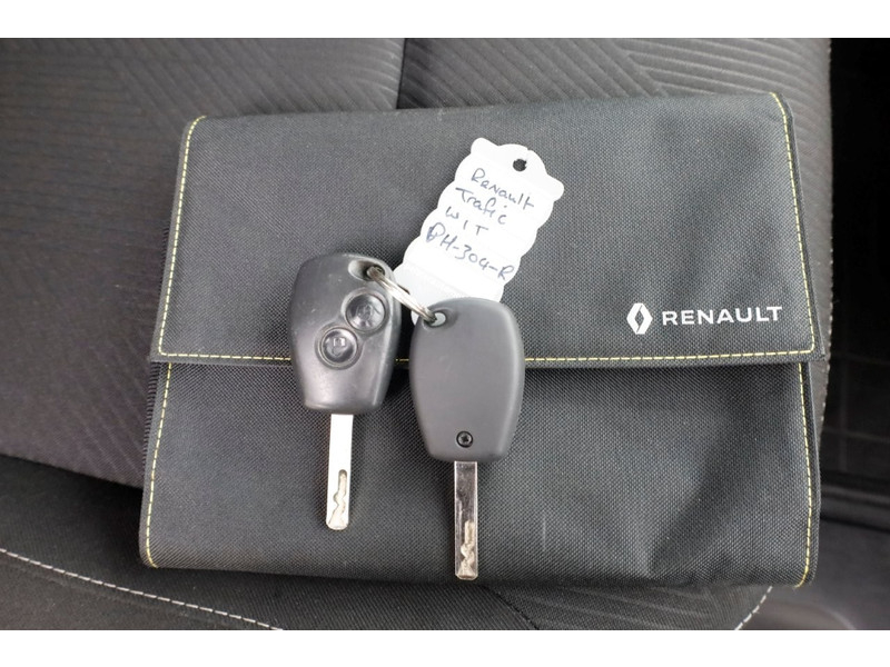 49993827-renault-trafic-9