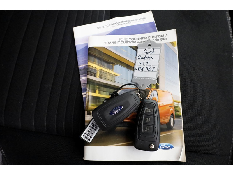 49995083-ford-transit-custom-8