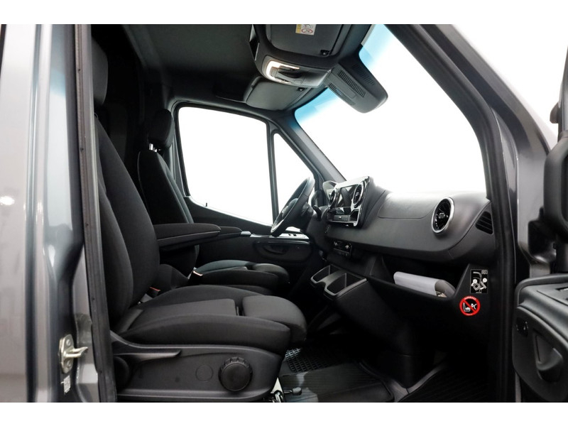 49996638-mercedes-benz-sprinter-3