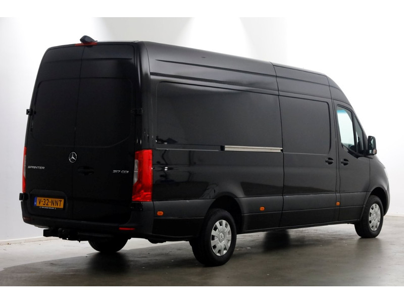 50111043-mercedes-benz-sprinter-2