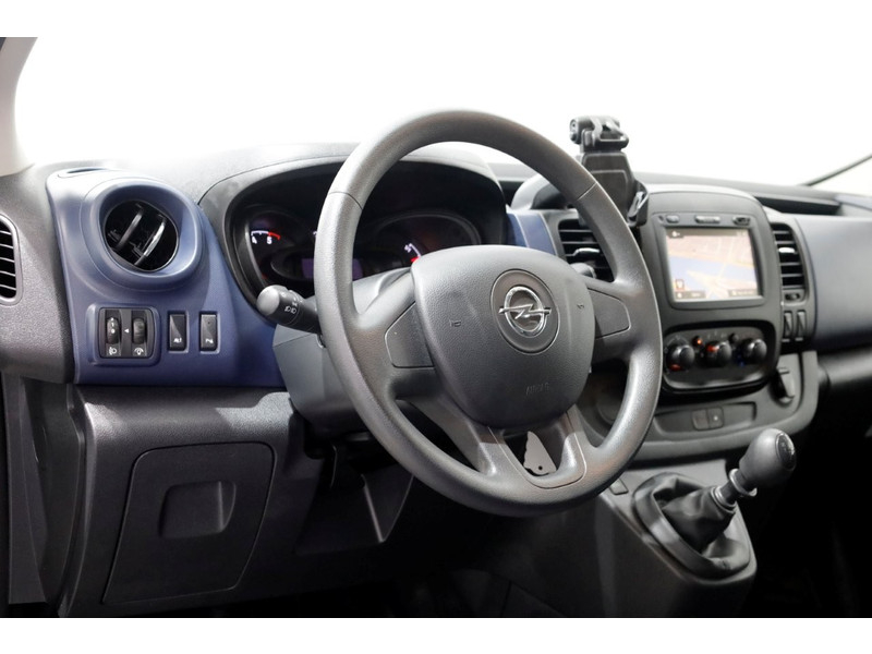 50134352-opel-vivaro-16