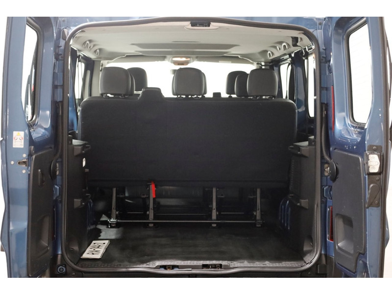 50236721-renault-trafic-8