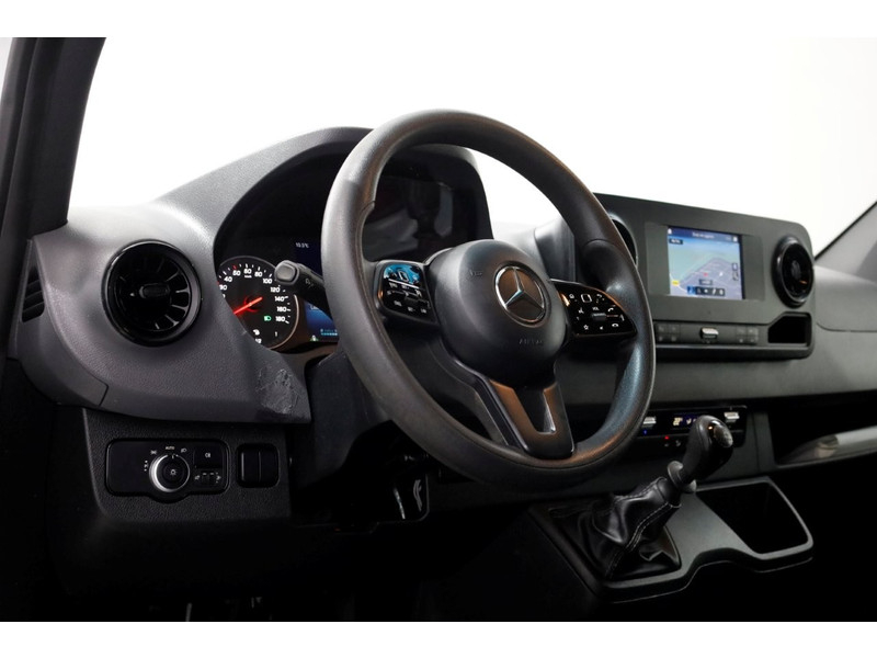 50238031-mercedes-benz-sprinter-15