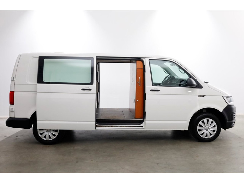 50257610-volkswagen-transporter-6