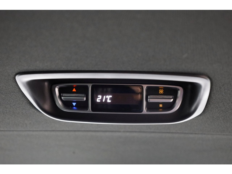 50259602-mercedes-benz-v-klasse-25