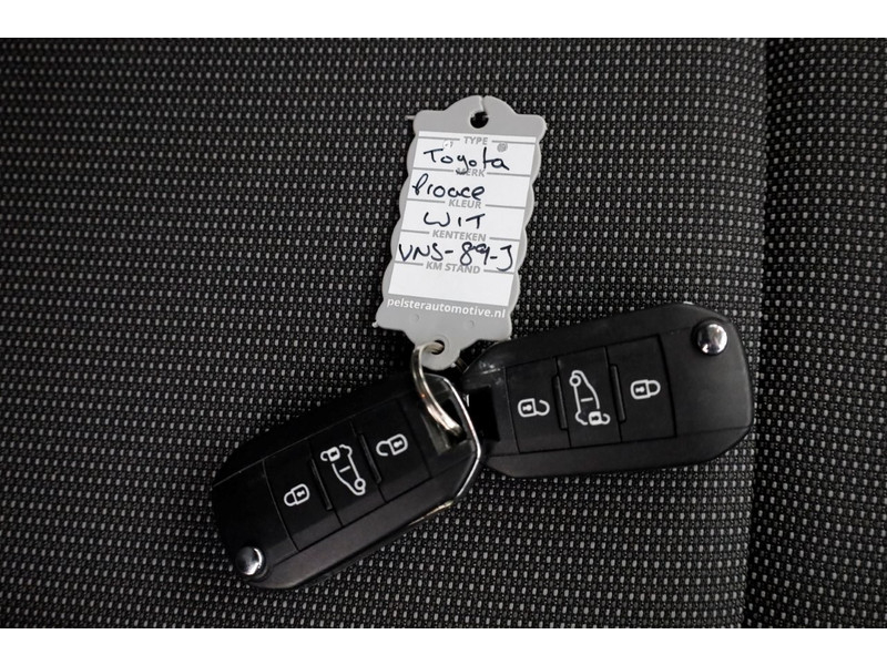 50300282-toyota-proace-city-6