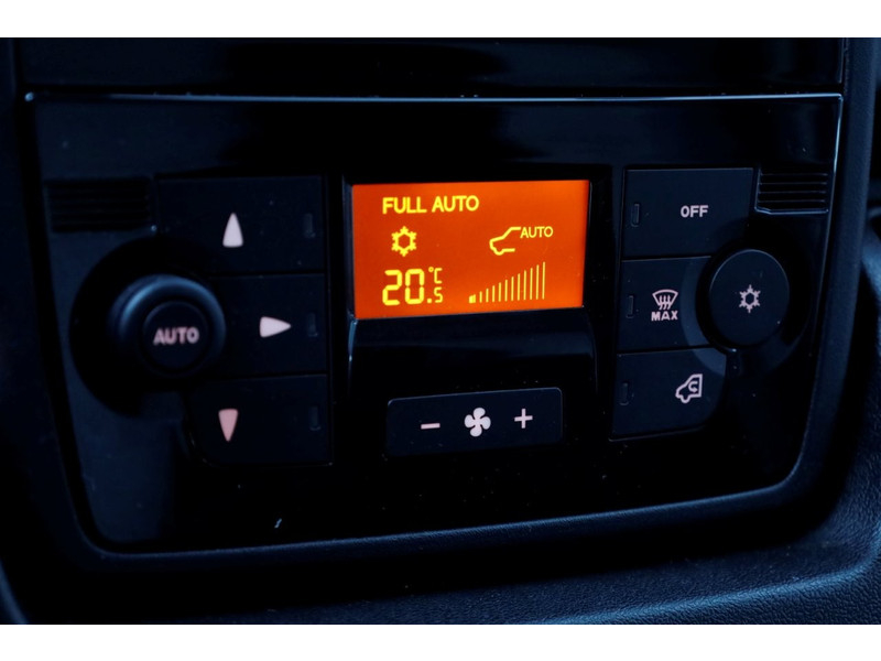 50317634-peugeot-boxer-14