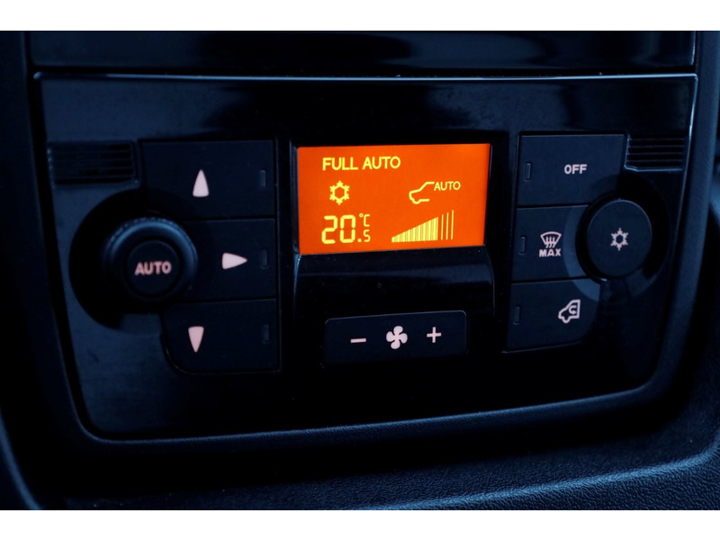 50326825-peugeot-boxer-15