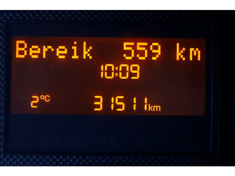 50326825-peugeot-boxer-17