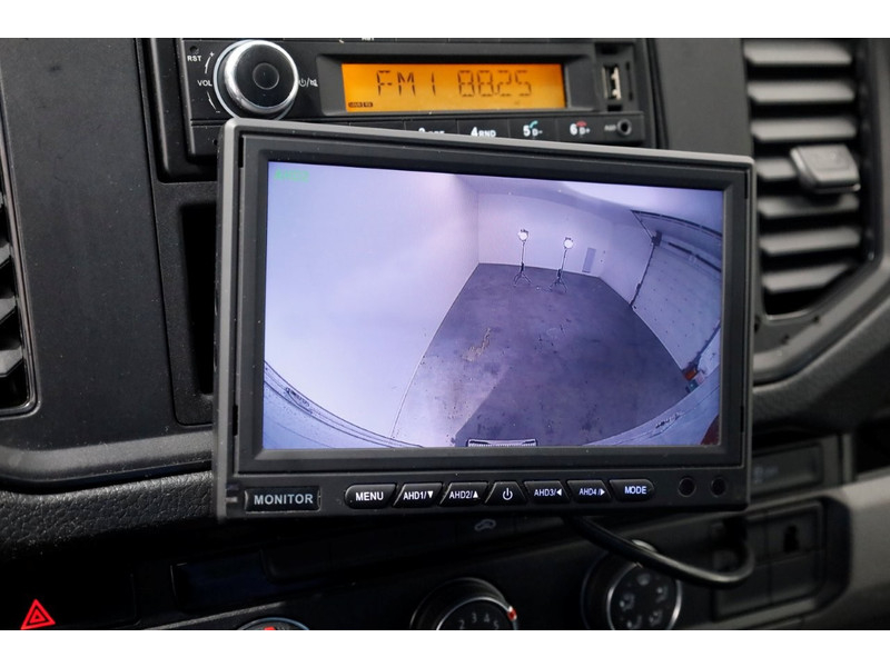 50343251-volkswagen-crafter-13