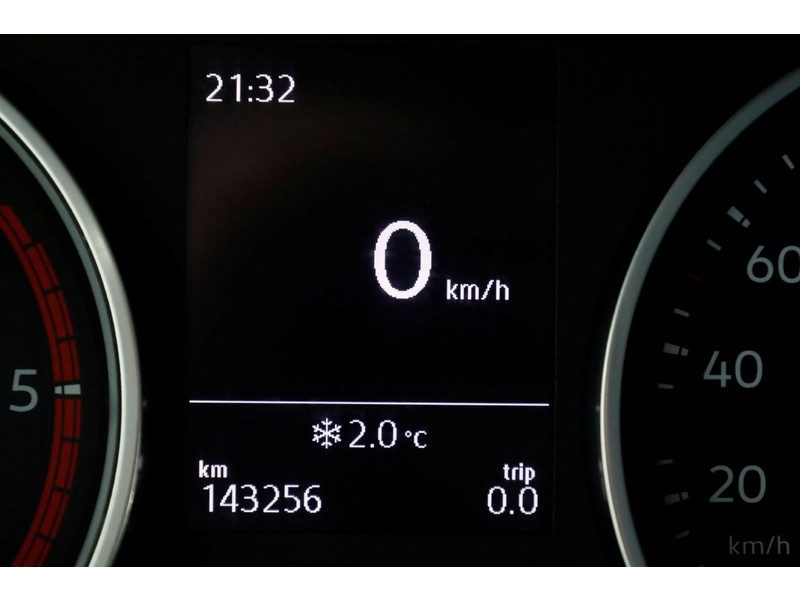 50343251-volkswagen-crafter-14