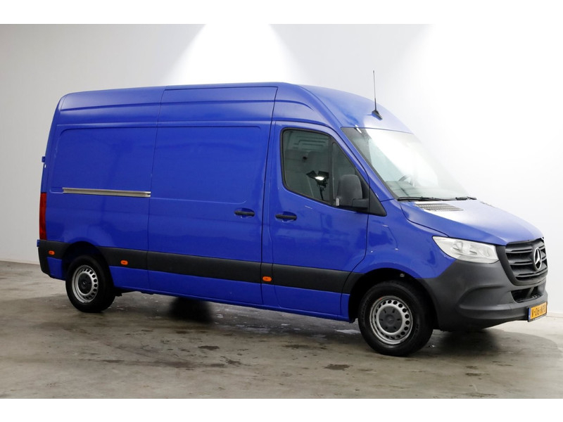 50549201-mercedes-benz-sprinter-10