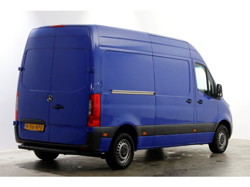 50549201-mercedes-benz-sprinter-11