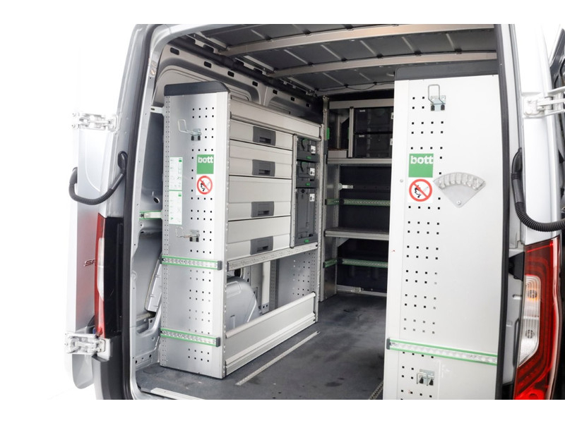 50573827-mercedes-benz-sprinter-13