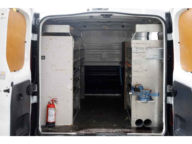 50688098-opel-vivaro-3