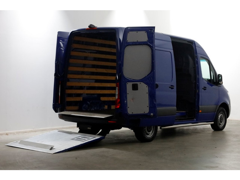 50711717-mercedes-benz-sprinter-3