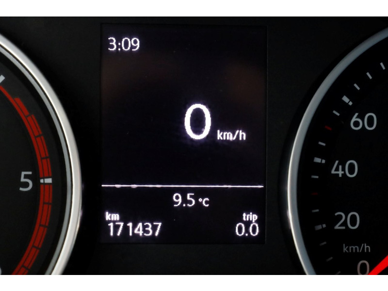 50741866-volkswagen-crafter-13