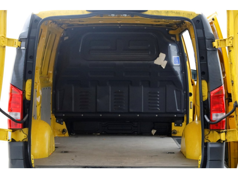 50742625-mercedes-benz-evito-3