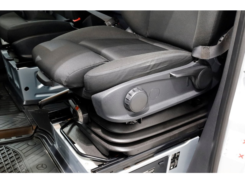 50742929-mercedes-benz-sprinter-21